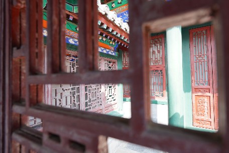 北京四合院里的藝術(shù)瑰寶：傳統(tǒng)裝飾元素的鑒賞與保護(hù)
